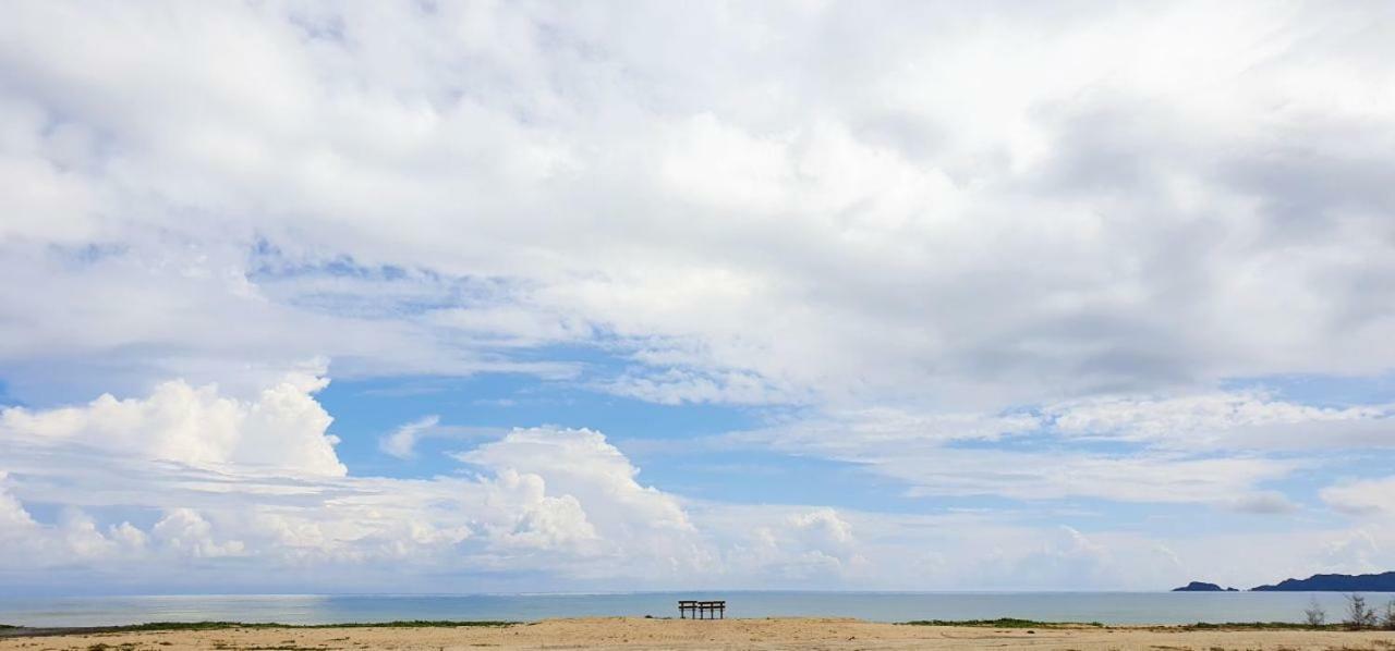 Ombak Deru Lodge Marang Buitenkant foto