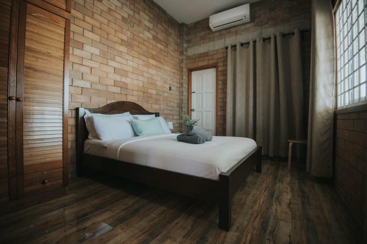 Ombak Deru Lodge Marang Buitenkant foto